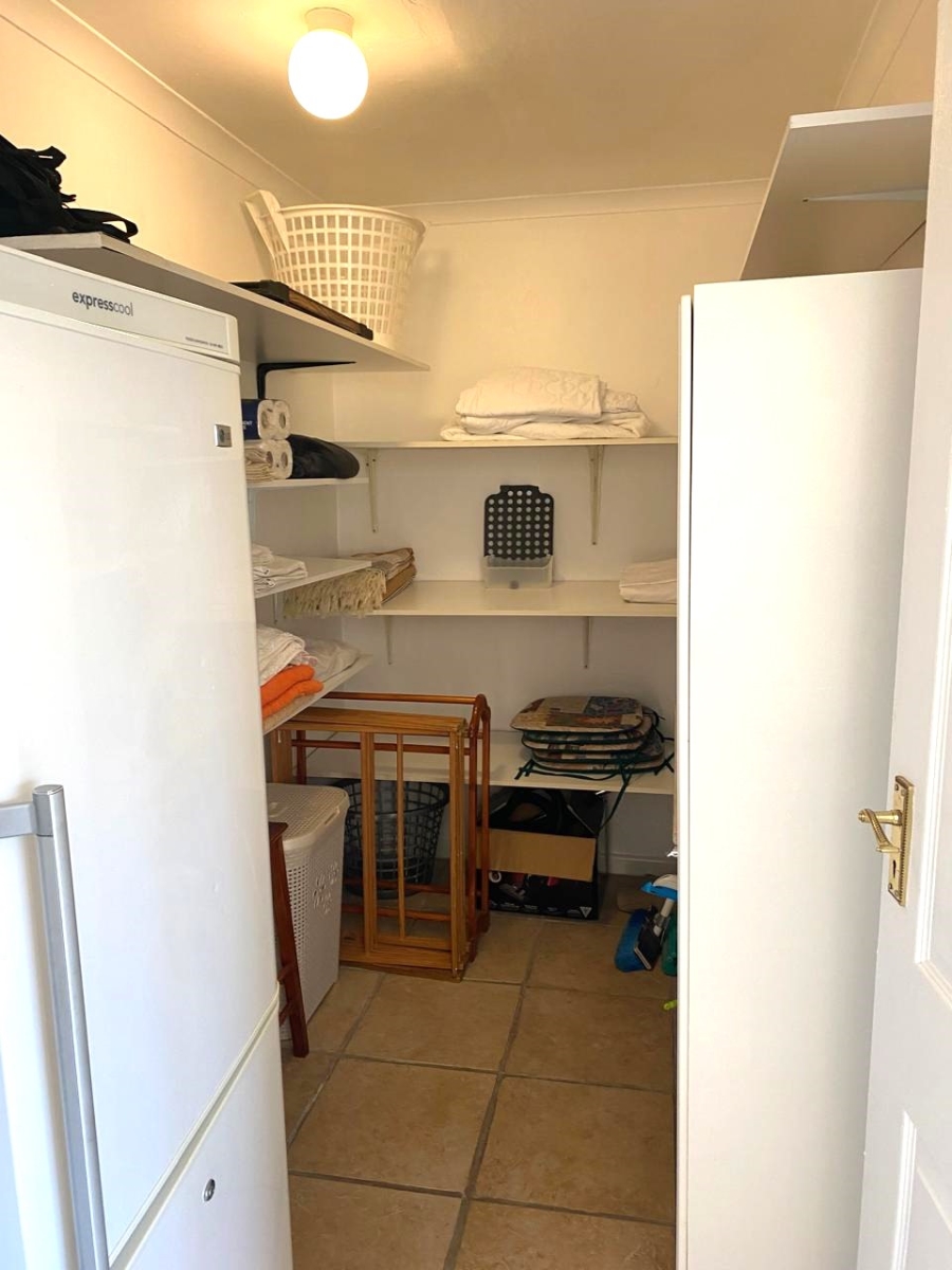 To Let 3 Bedroom Property for Rent in Brenton On Lake Western Cape